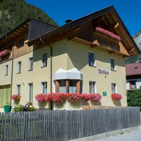 Apartment Haus Waldheim Und Dependance Scharnitz