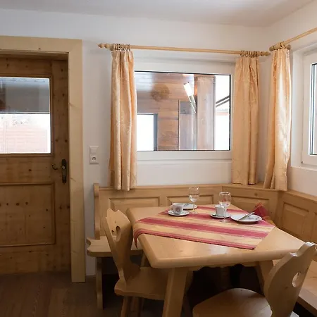 Haus Waldheim Und Dependance שארניץ