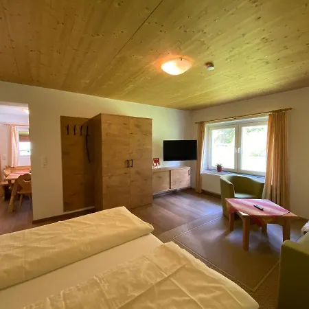 Haus Waldheim Und Dependance Scharnitz