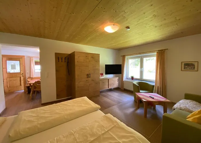 Haus Waldheim Und Dependance شارنيتز