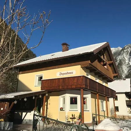Haus Waldheim Und Dependance * شارنيتز